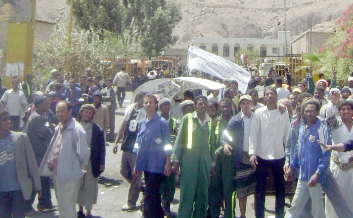 مكاتب العمل في اليمن بين عشوائية الأداء والتجارة بالعمالة