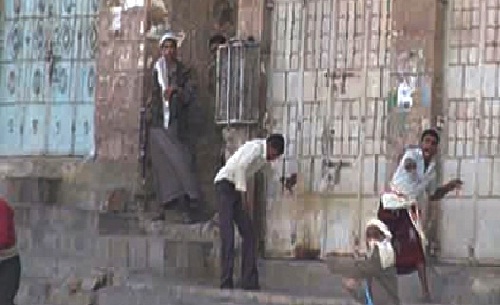 شباب تعز يتحدثون عن أهداف وخفايا اعتداءات مليشيات الحوثي على ساحة الحرية بتعز