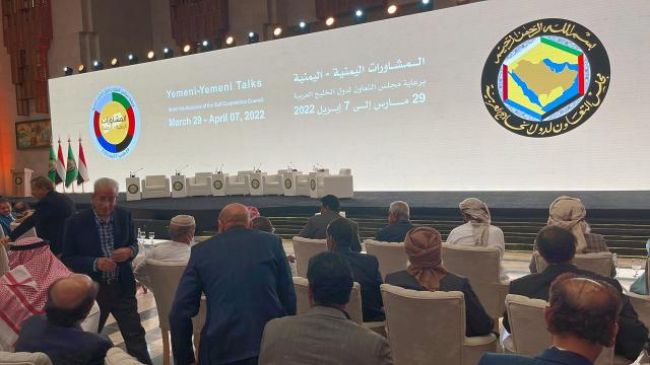مؤتمر الرياض... تغييب للحكومة وشرعنة للبدلاء