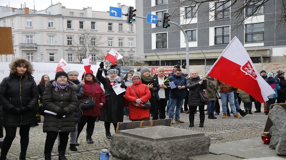 وارسو.. وقفة احتجاجية تندد بعواقب الانحياز لأوكرانيا