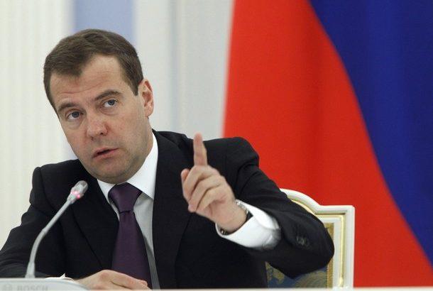 أوكرانيا تضع ديمتري ميدفيديف على قائمة المطلوبين