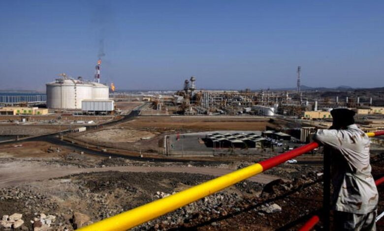 تصدير النفط... خطر حوثي يهدد مساعي الحكومة 