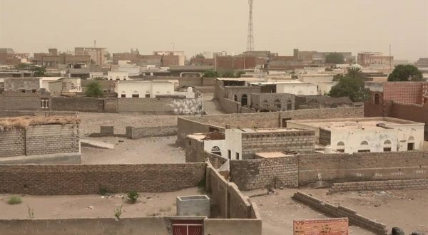استشهاد طفل جراء قصف صاروخي شنته الميليشيا الحوثية على قرى حيس جنوب الحديدة