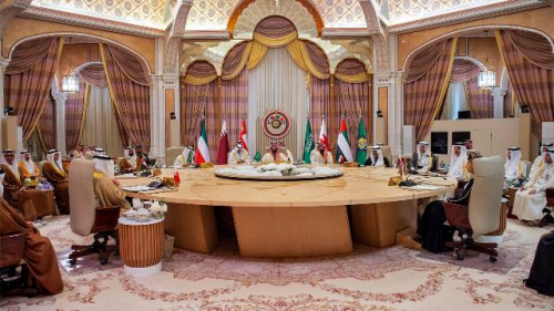 مجلس التعاون الخليجي يدعو إلى ضغوط دولية على الحوثيين لرفع الحصار عن تعز وفتح المعابر الإنسانية