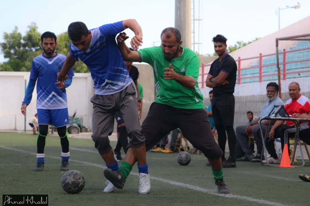 الجامعة تسقط الشرطة في بطولة كأس عدن للشركات والمؤسسات