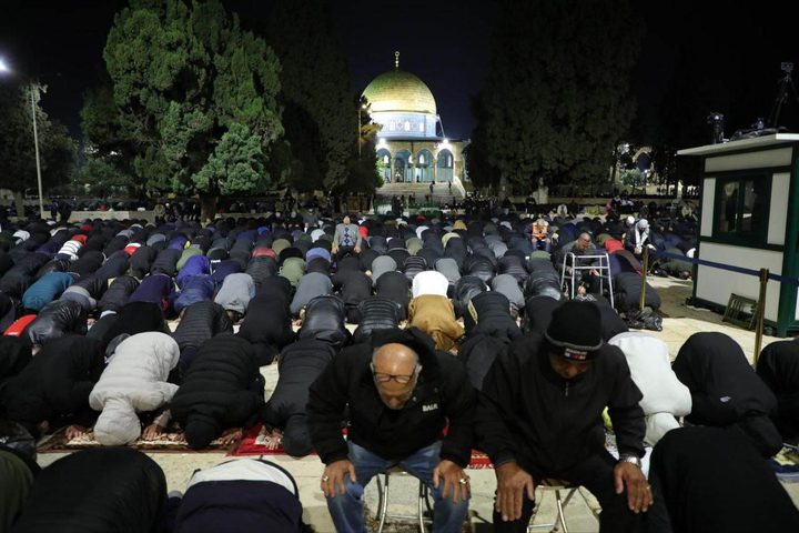 20 ألف مصل أدوا صلاتي العشاء والتراويح في المسجد الأقصى