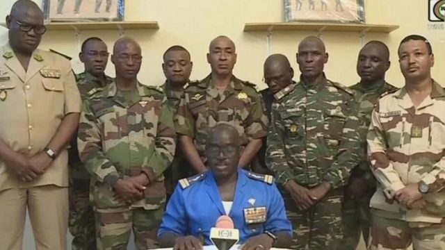 قادة الانقلاب في النيجر يصعّدون ضد فرنسا والغرب