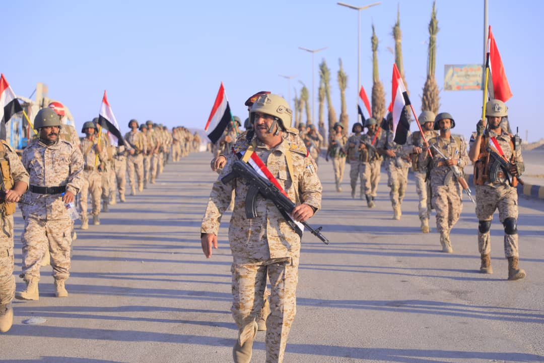   رئيس الأركان يشهد مسيرًا عسكريًا نظّمته المنطقة العسكرية السابعة لمسافة 40 كم