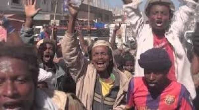 ميليشيا الحوثي تواصل حملات التجنيد الإجبارية في صفوف ‘‘المهمشين’’