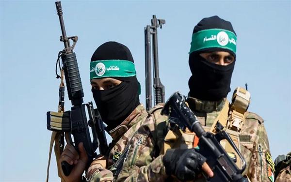 حماس تدعو إلى إدانة مجزرة ارتكبها الاحتلال في دير البلح