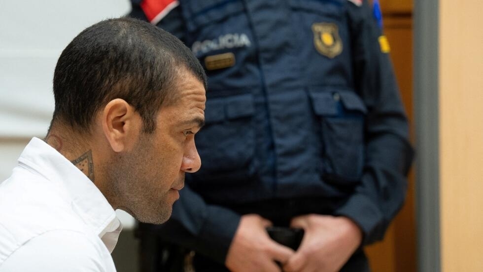 القضاء الإسباني يفرج عن ألفيس المتهم كفالة قيمتها مليون يورو