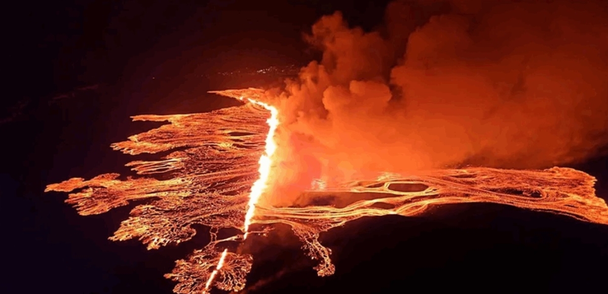 أحدث صدعاً في الأرض طوله حوالي 3 كيلومترات بين جبلي ستورا سكوغفيل وهاغافيل ..  ثوران بركان في أيسلندا للمرة الرابعة خلال 3 أشهر