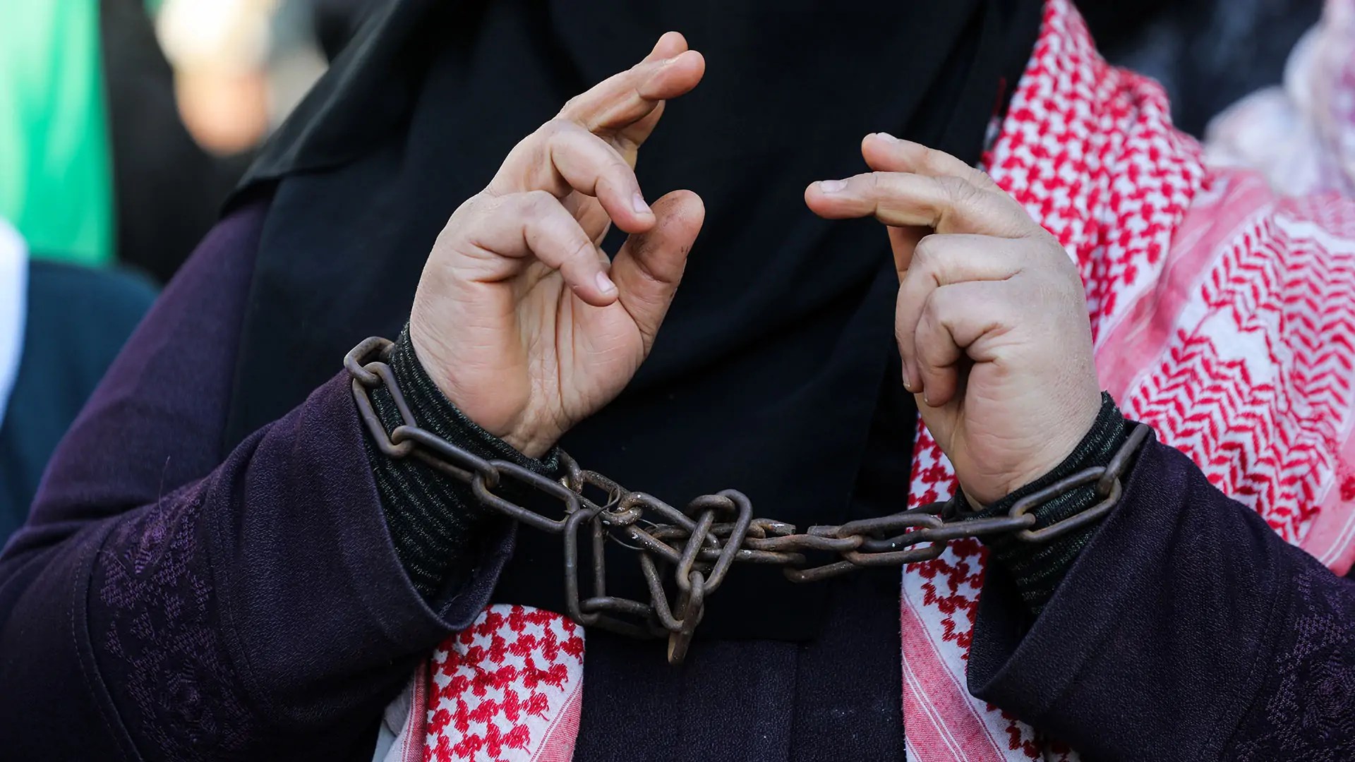 شهادة صادمة لأسيرة فلسطينية محررة عن الانتهاكات بسجون الاحتلال