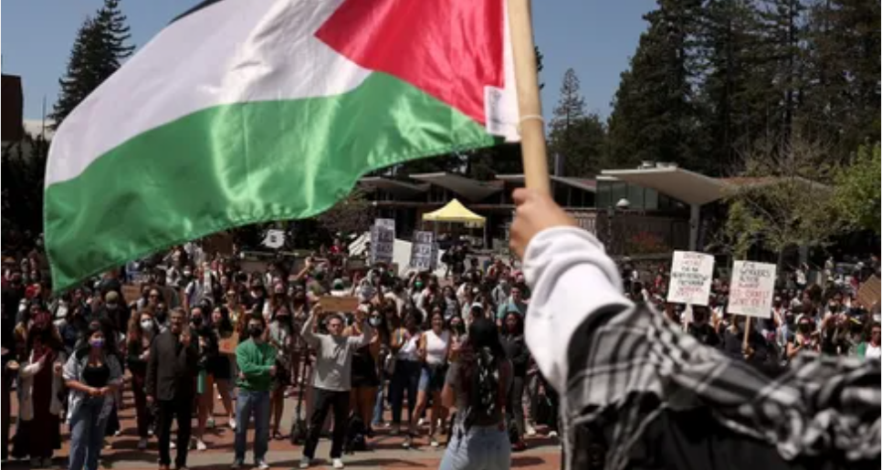 اعتقال عشرات الطلاب بجامعة أميركية خلال فض اعتصام مُعارض لحرب غزة