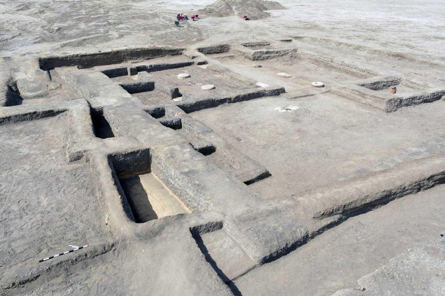 تعود إلى عهد تحتمس الثالث بـالدولة الحديثة.. اكتشاف بقايا استراحة ملكية أثرية في سيناء