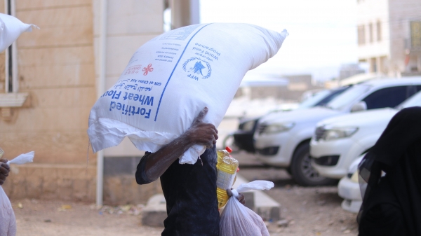 بدعم صيني.. برنامج الغذاء العالمي يقدم مساعدات غذائية حيوية لأكثر من 150 ألف يمني 