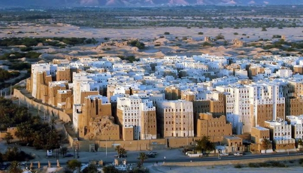 إهمال وحرب ووعي متدنٍ.. تحدِّيات عقّدت مشاريع حماية وترميم آثار اليمن التاريخية
